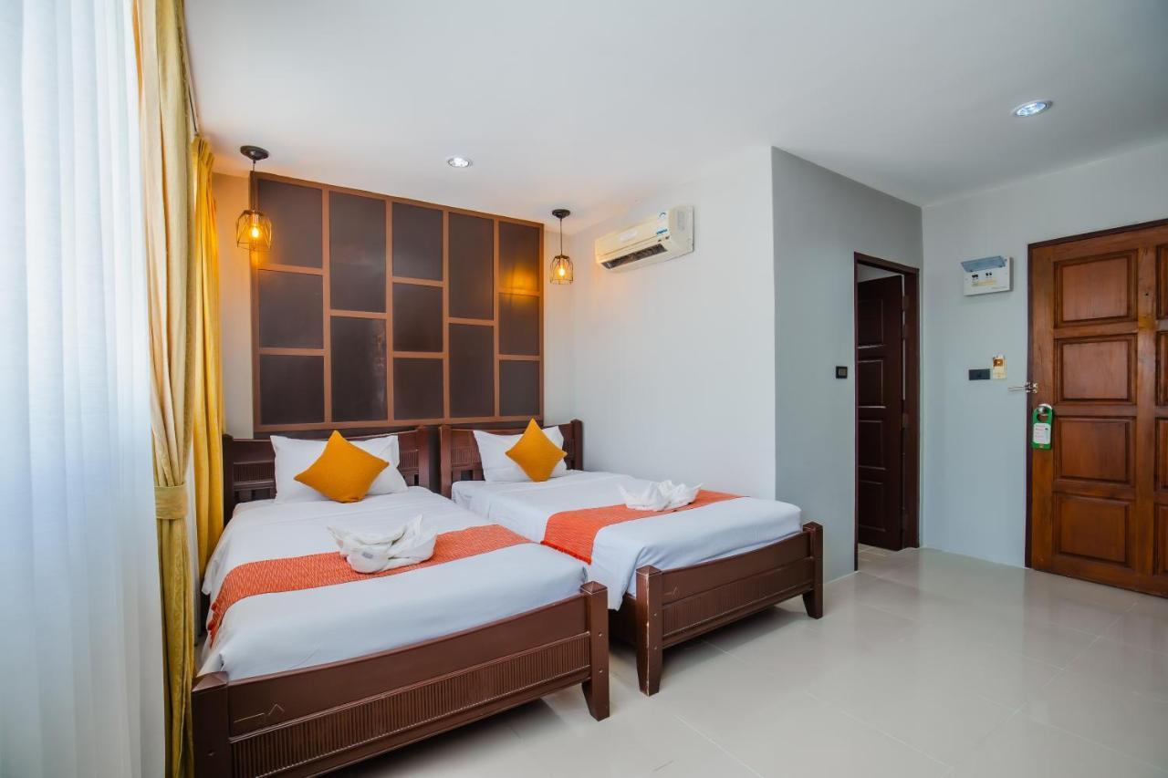 Time Out Hotel Patong Exterior photo