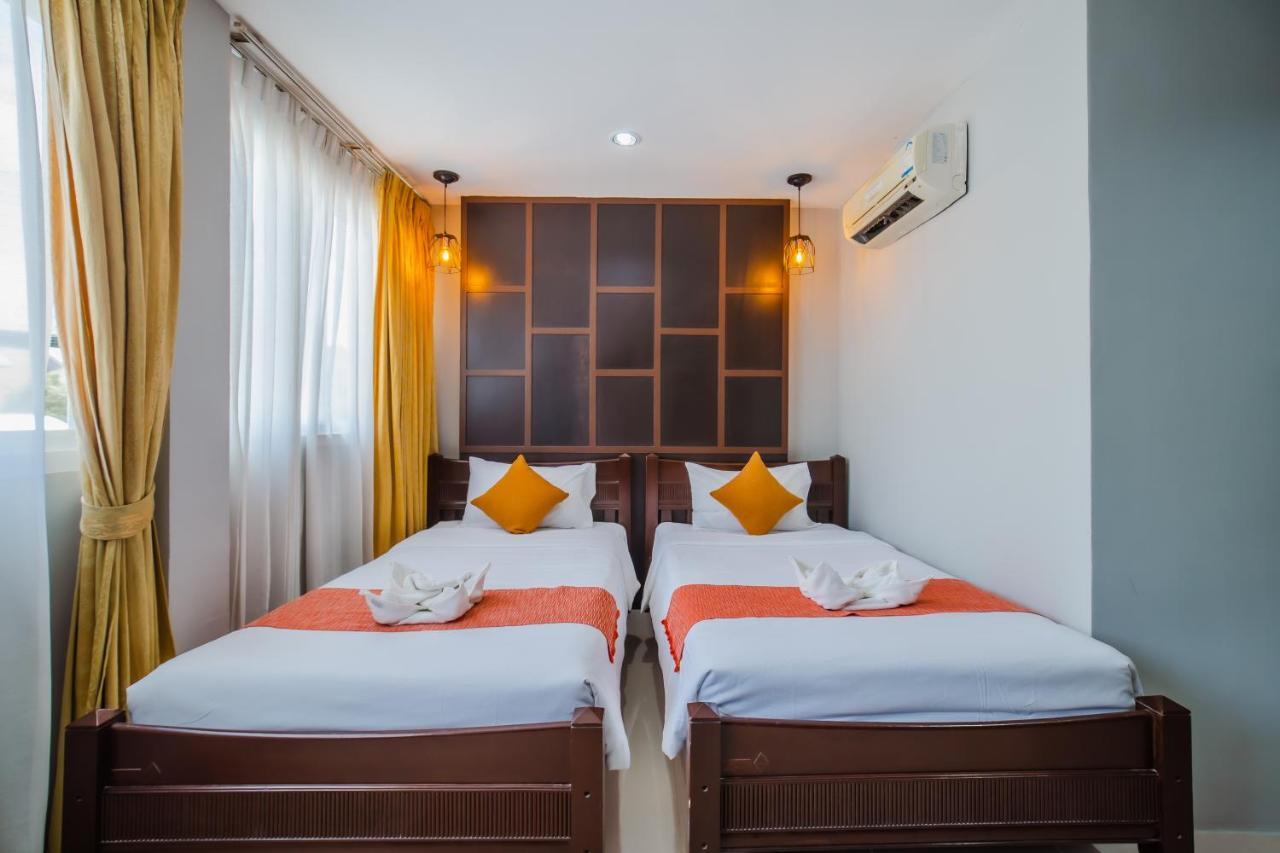 Time Out Hotel Patong Exterior photo