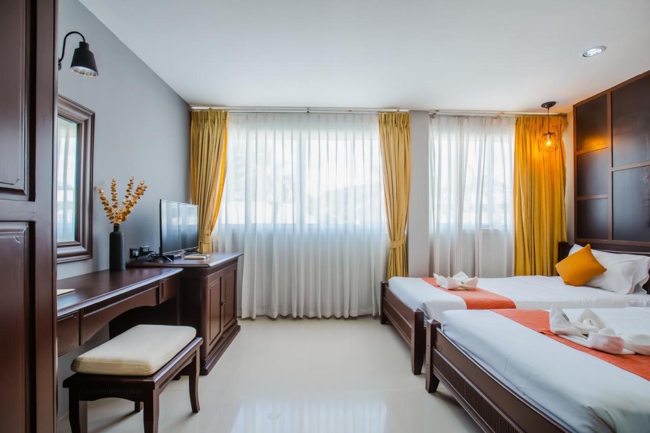 Time Out Hotel Patong Exterior photo