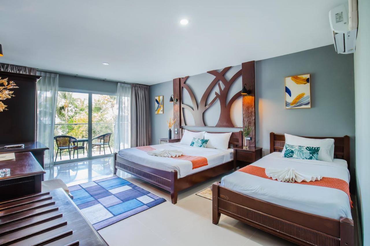 Time Out Hotel Patong Exterior photo