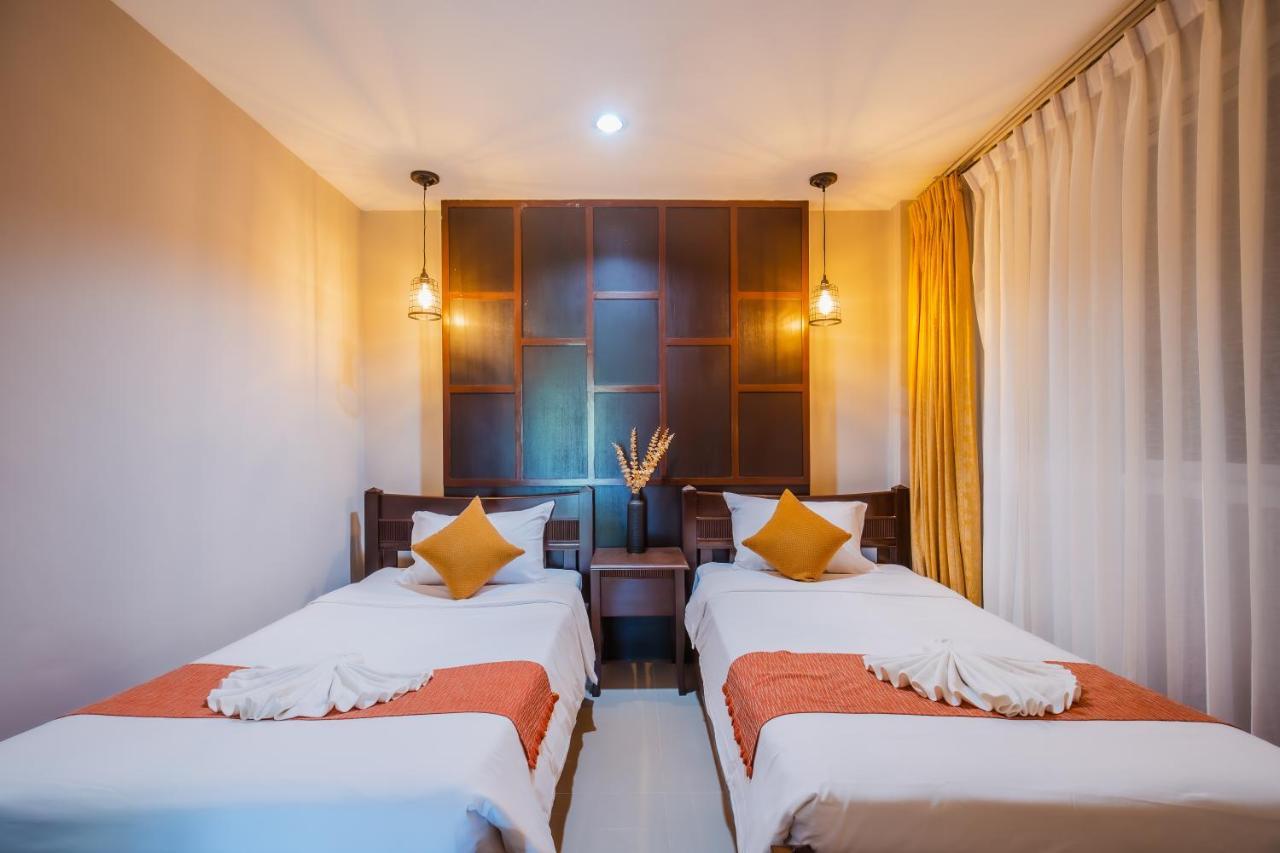 Time Out Hotel Patong Exterior photo