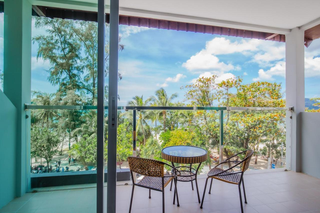 Time Out Hotel Patong Exterior photo