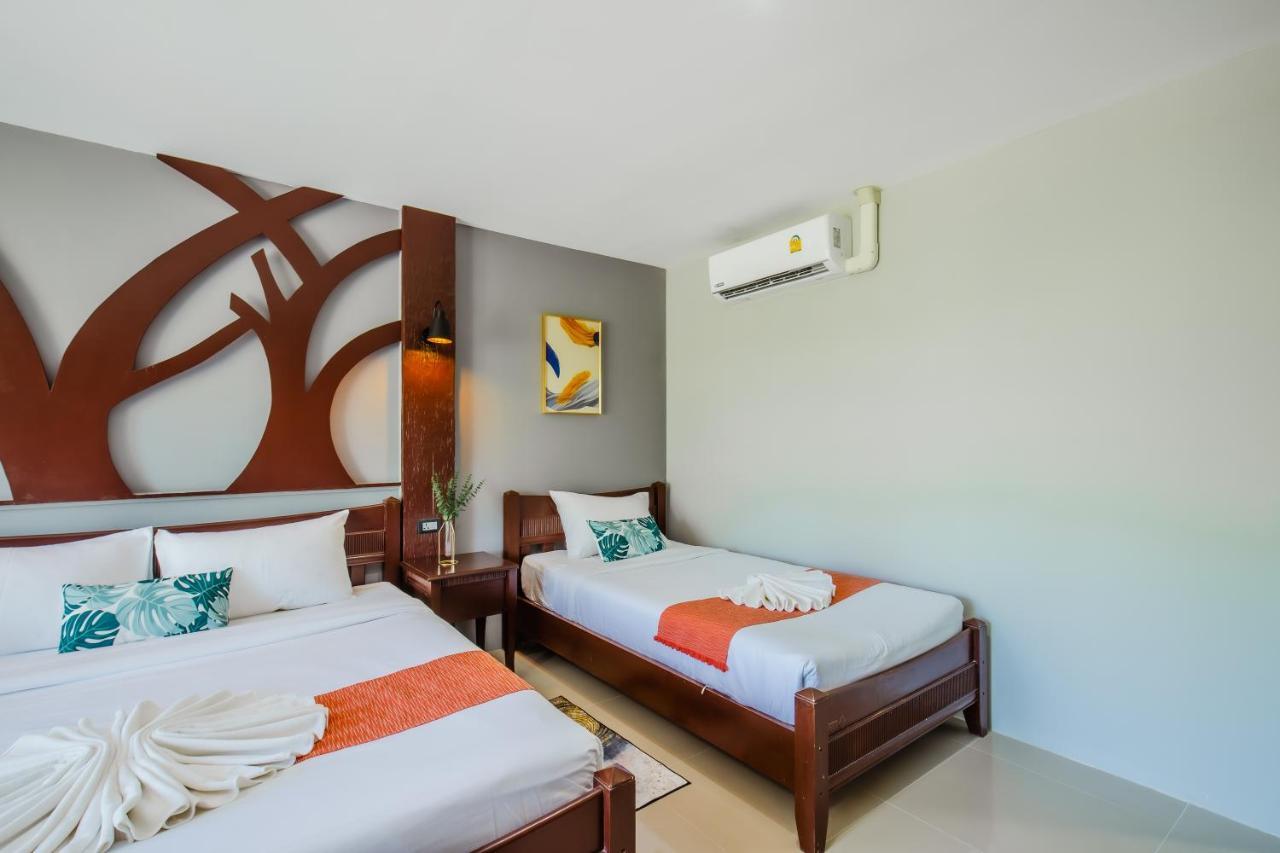 Time Out Hotel Patong Exterior photo